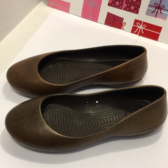 CROCS Shoes - GentlyUsed CROCS 🐊 Women Doll  Sandals. Size: 7